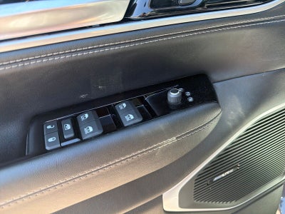 2025 Jeep Wagoneer Base