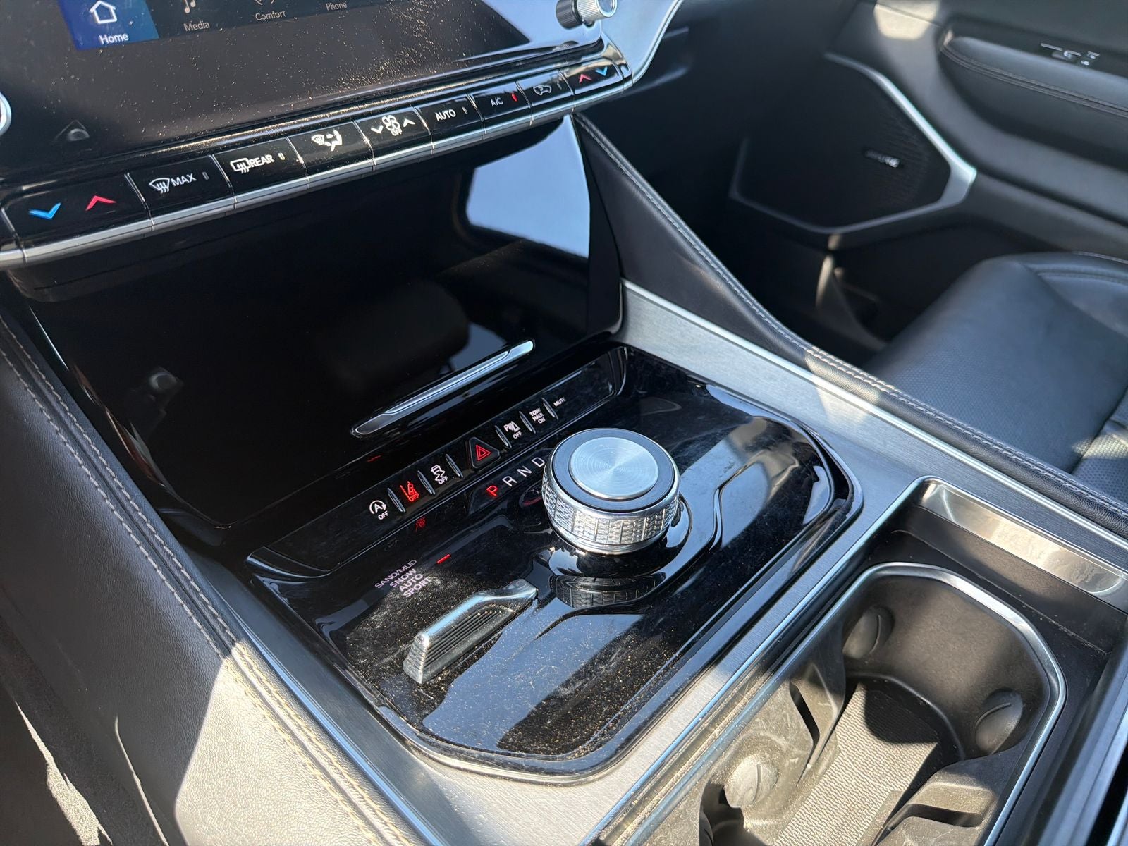 2025 Jeep Wagoneer Base