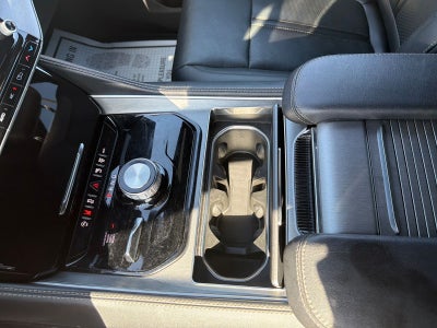 2025 Jeep Wagoneer Base