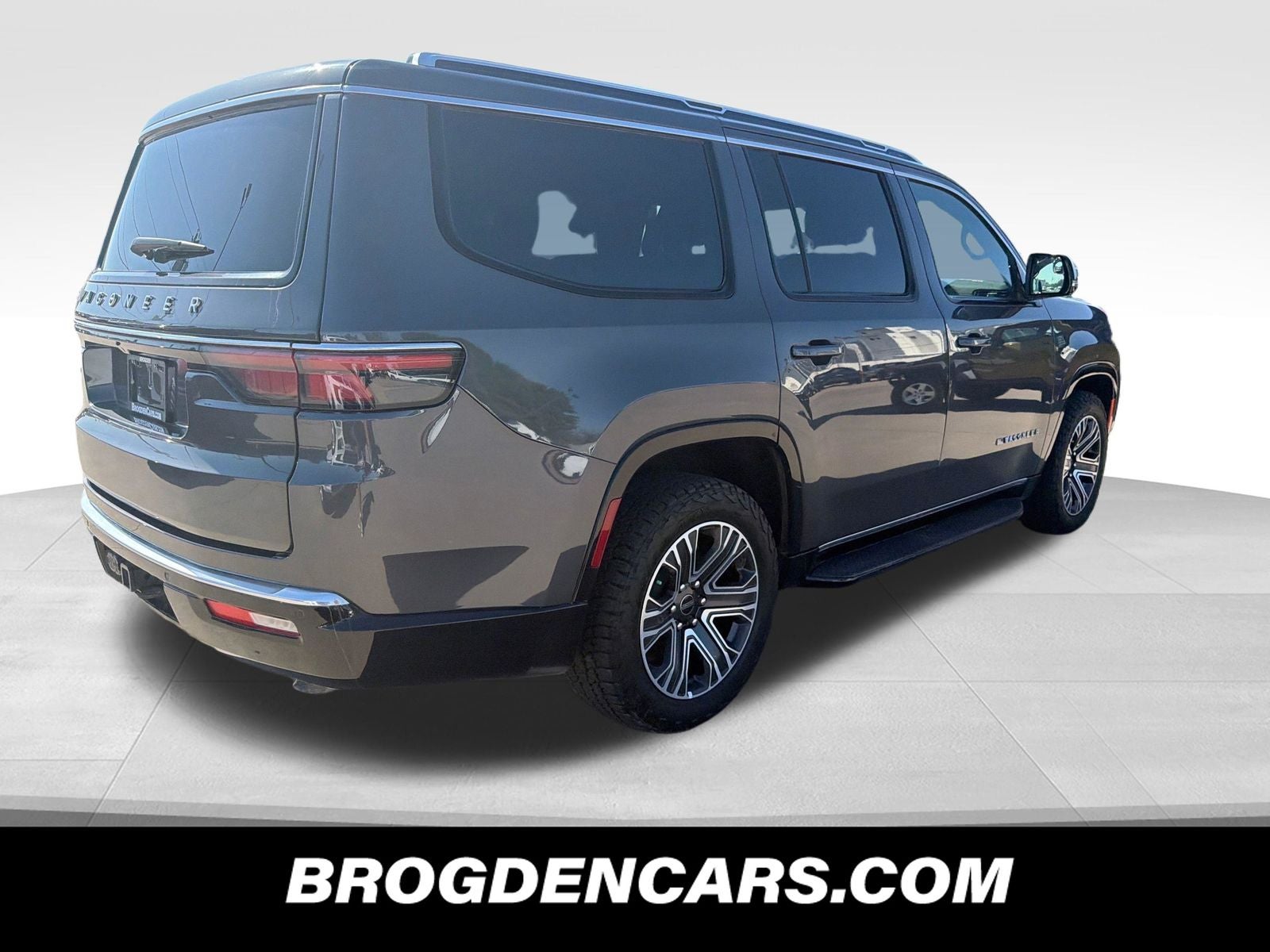 2025 Jeep Wagoneer Base