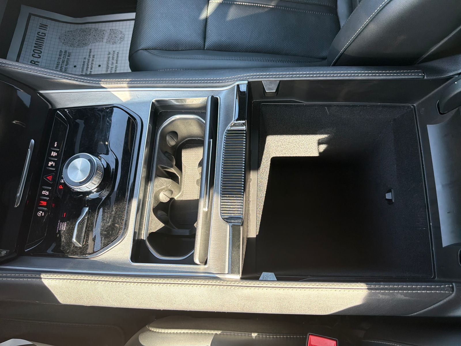 2025 Jeep Wagoneer Base