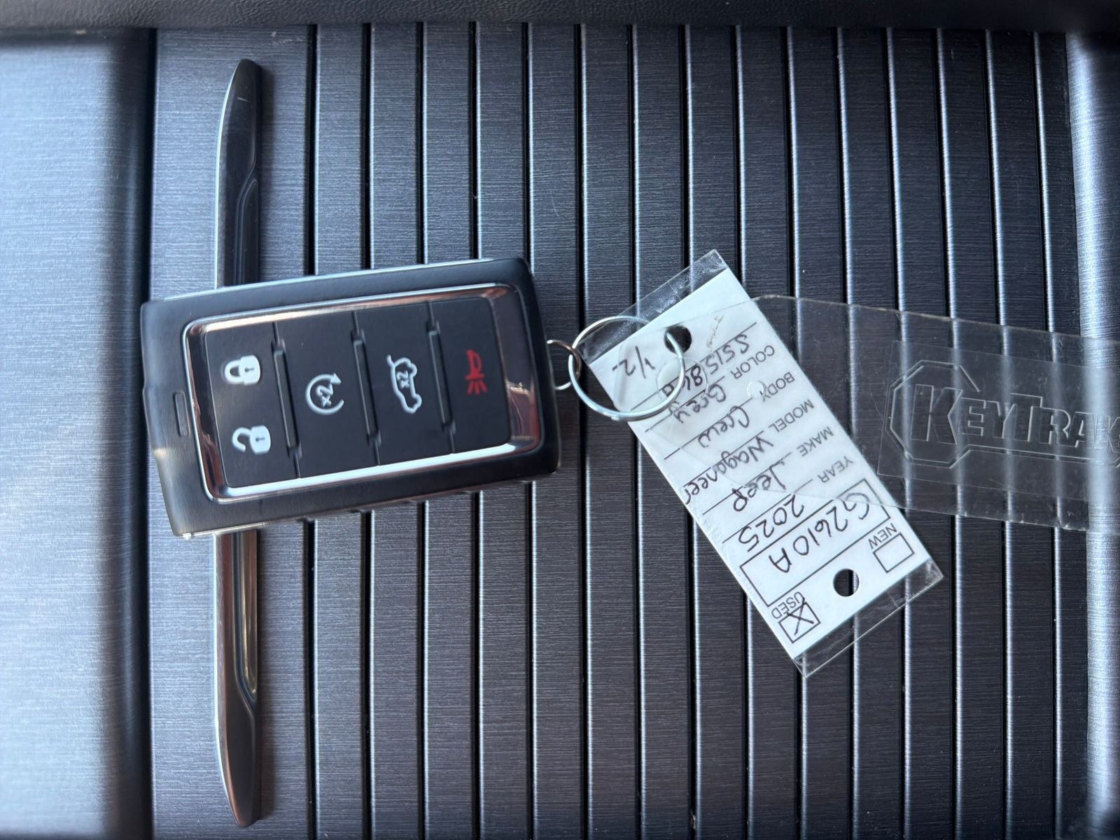 2025 Jeep Wagoneer Base