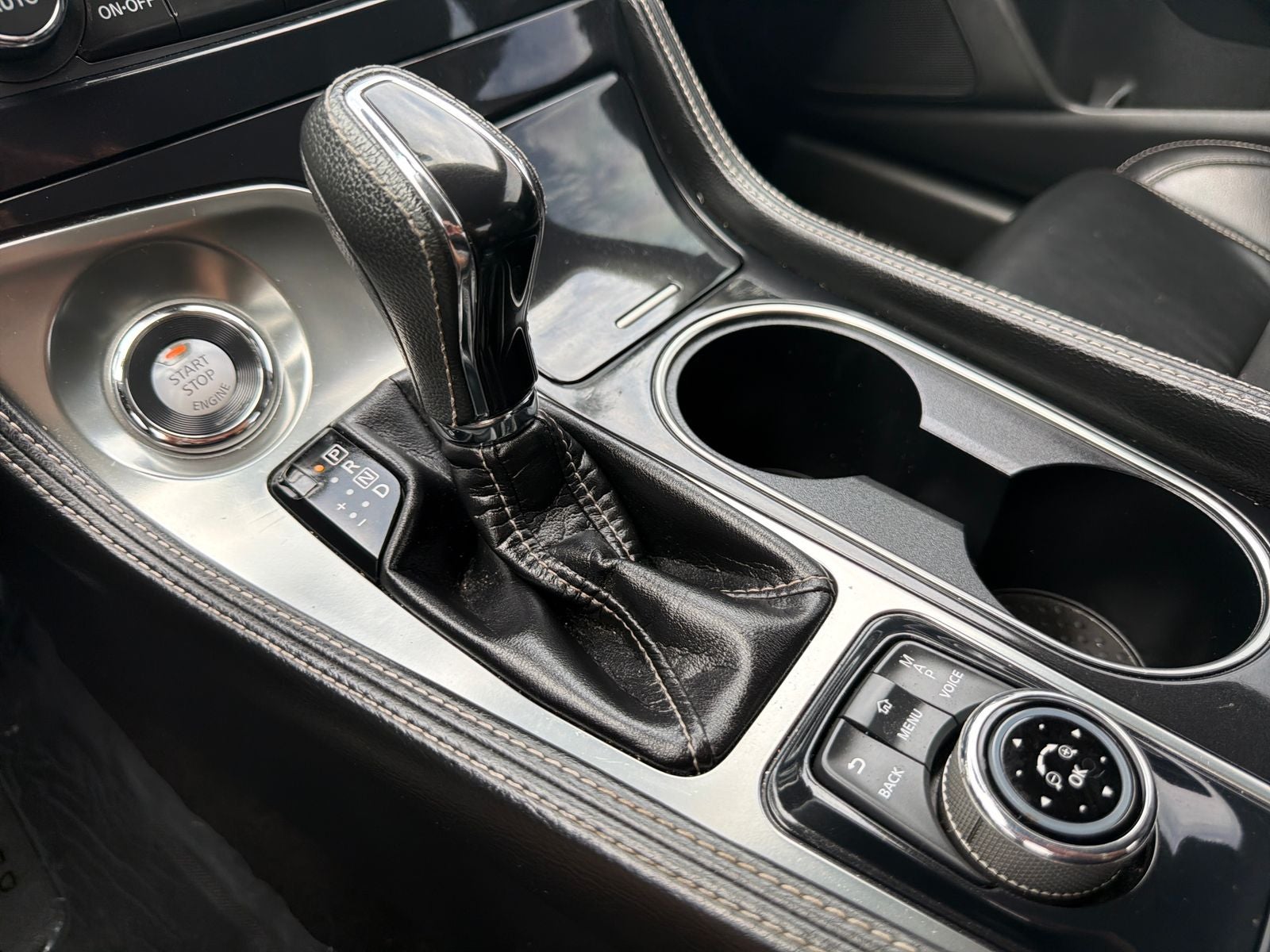 2022 Nissan Maxima SV