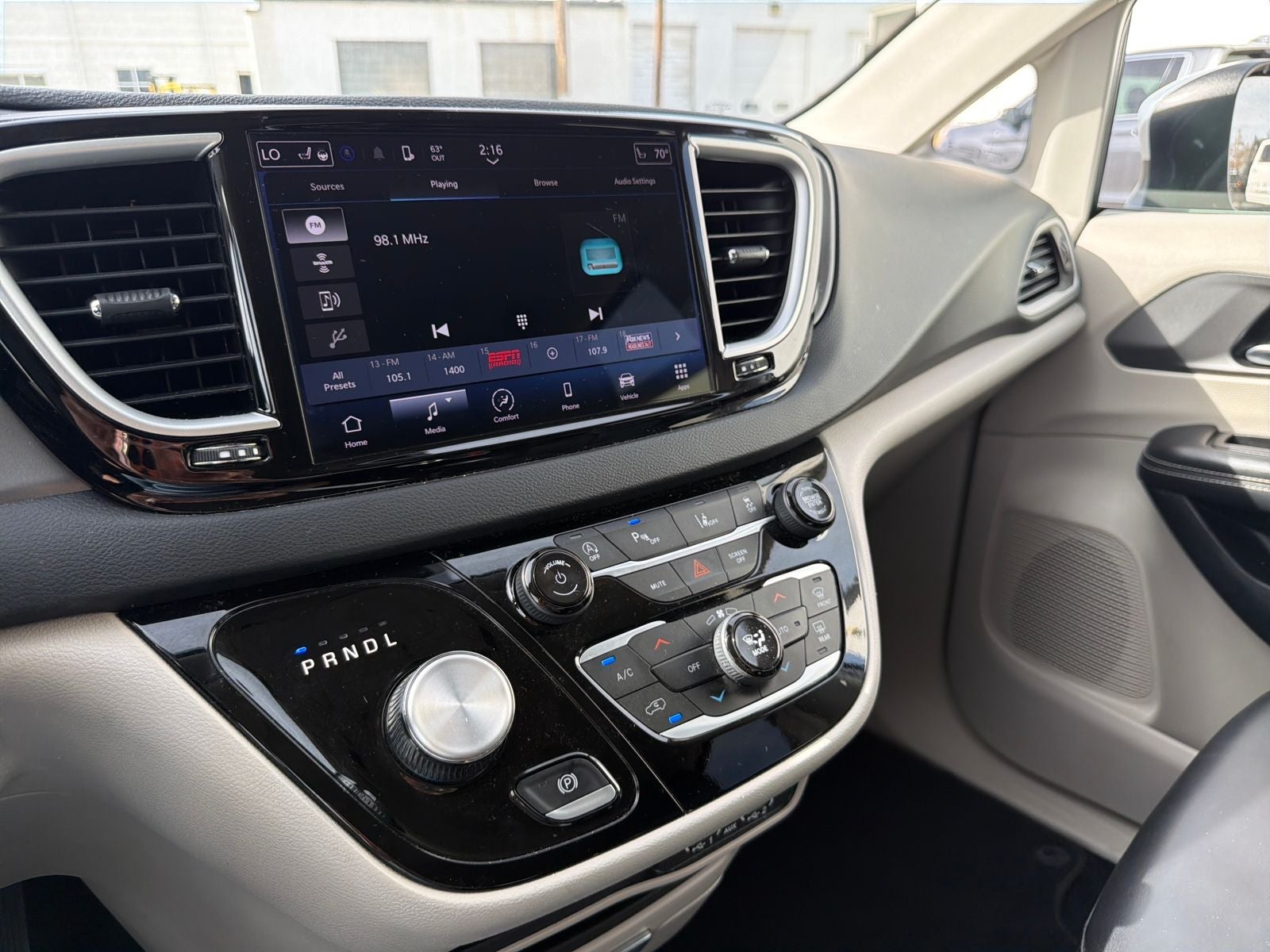 2023 Chrysler Pacifica Touring L