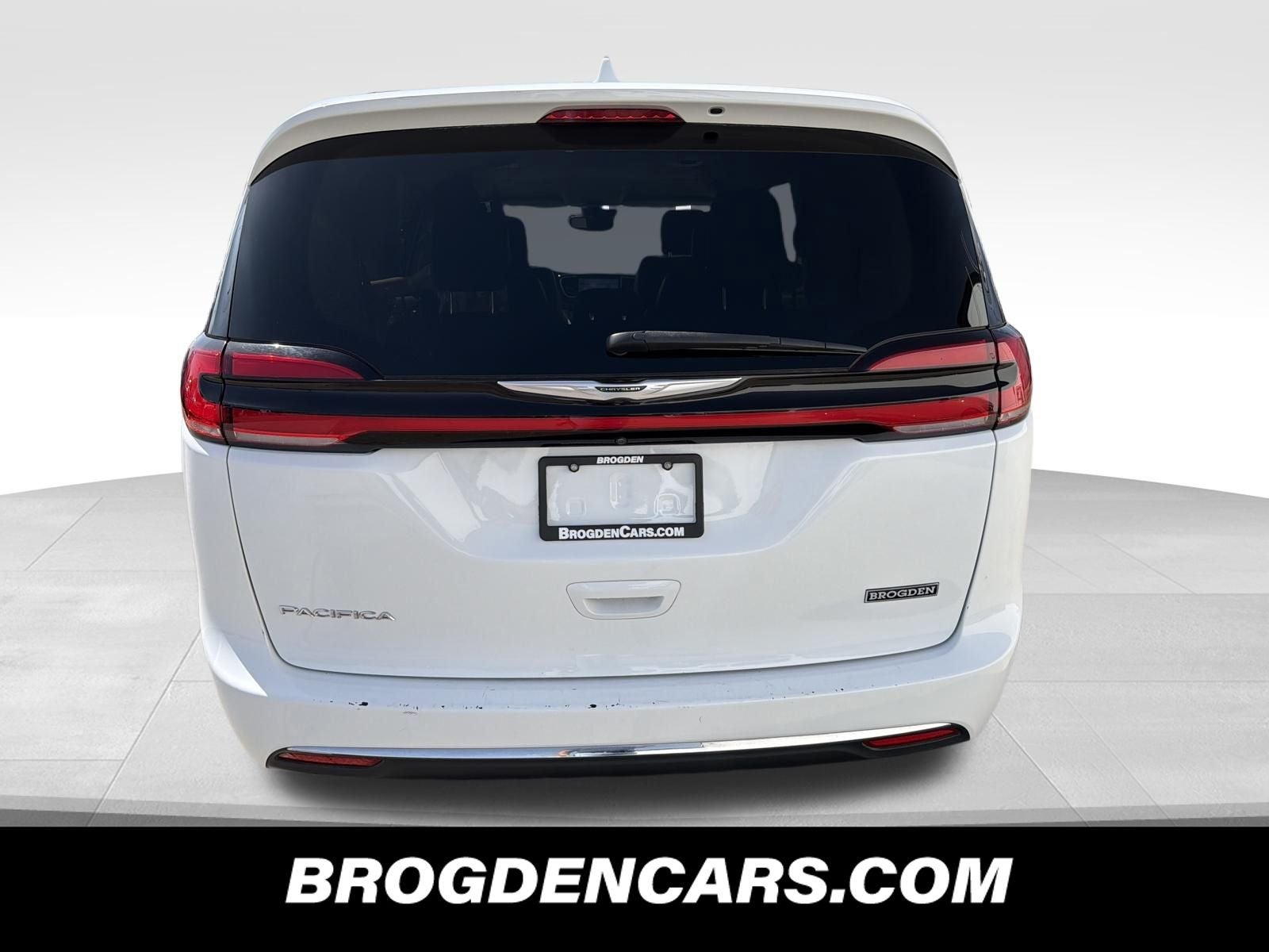 2022 Chrysler Pacifica Touring L