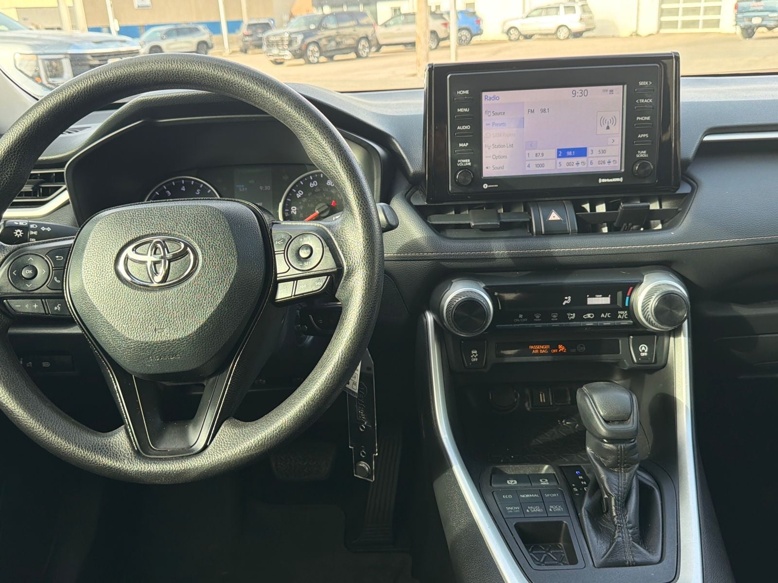 2020 Toyota RAV4 LE