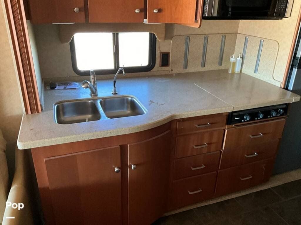 2008 Winnebago JOURNEY 39Z Base