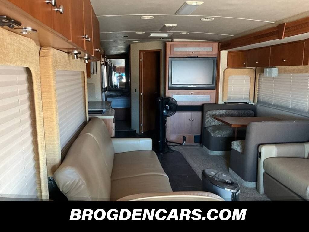 2008 Winnebago JOURNEY 39Z Base