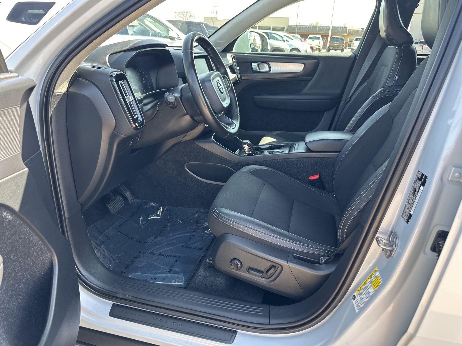 2020 Volvo XC40 Momentum